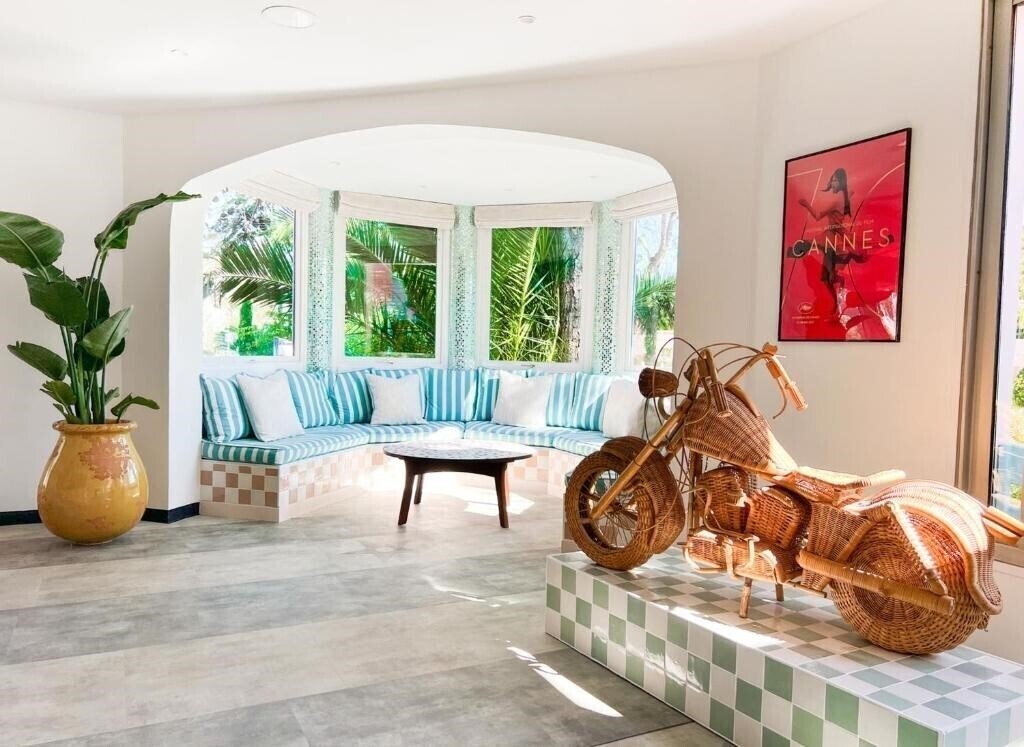 Готель Hollywood Hotel Cannes 3*