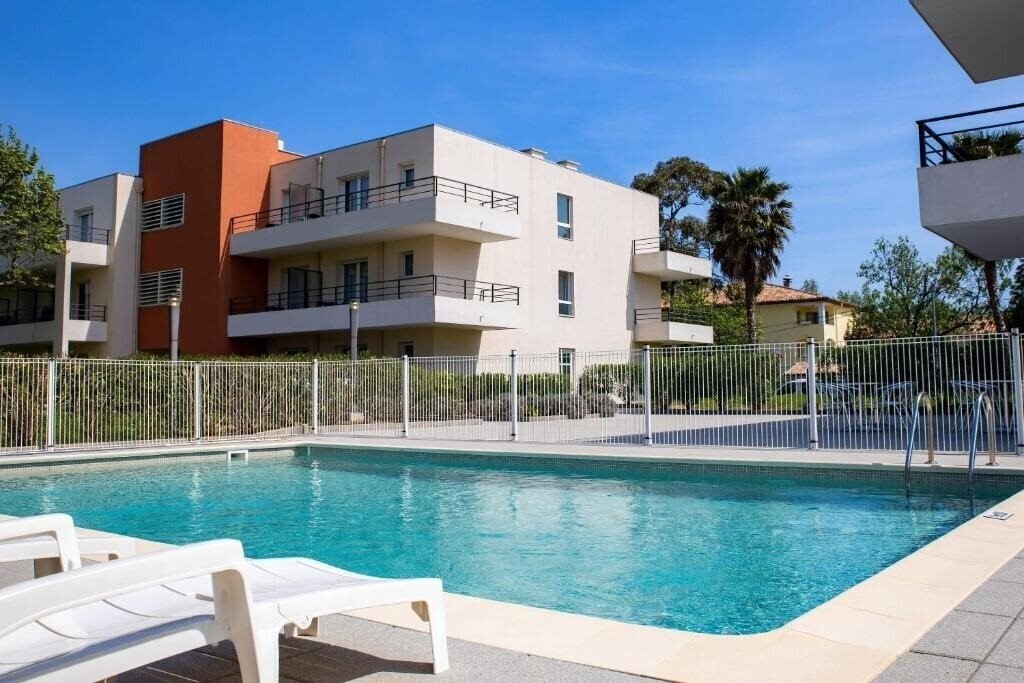 Фото Comfort Aparthotel Cannes Mandelieu 3*