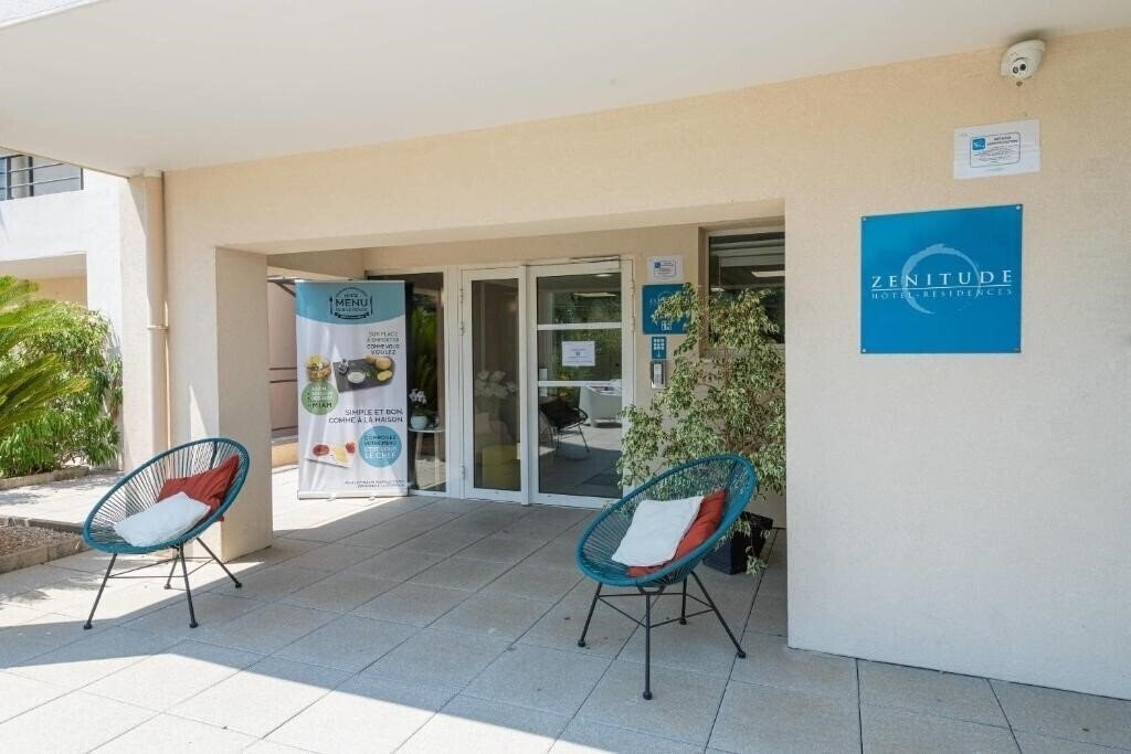 Картинка Comfort Aparthotel Cannes Mandelieu 3*