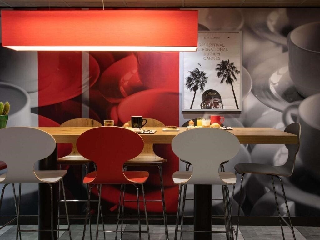 Картинка Ibis Cannes Centre 3*