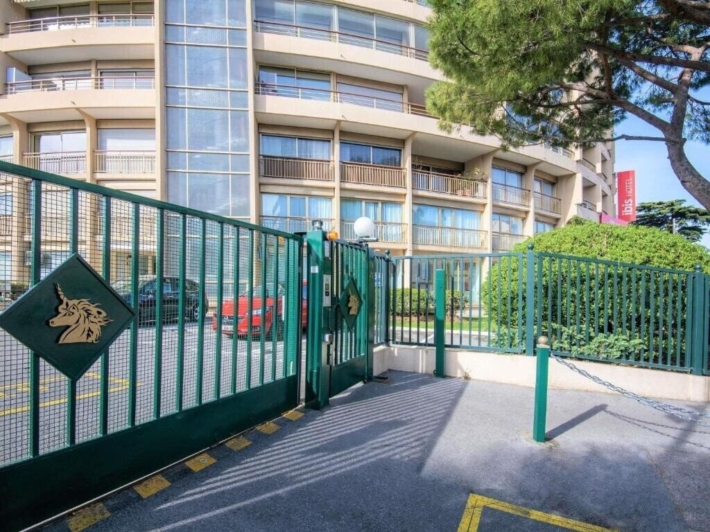 Картинка Ibis Cannes Plage La Bocca 3*