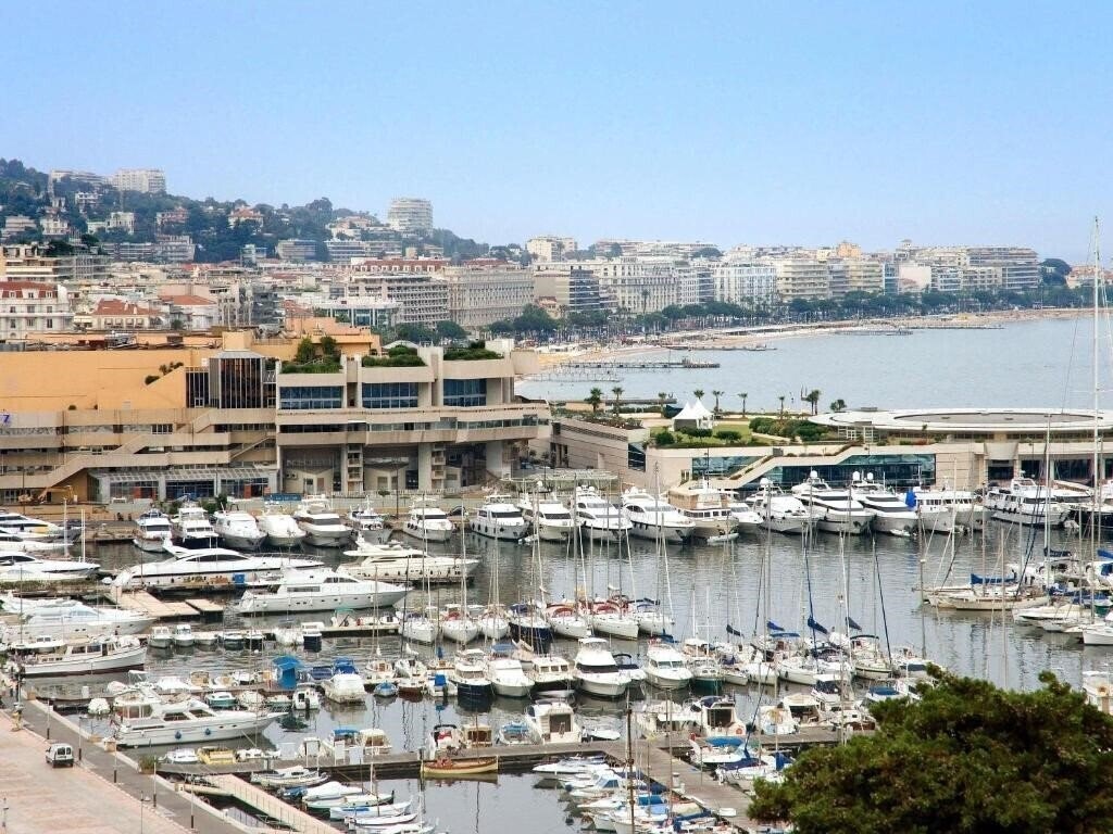 Готель Ibis Styles Cannes Le Cannet 3*