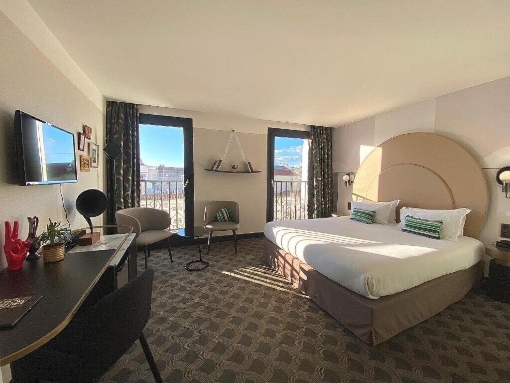 Готель Hotel Cannes Centre Univers 4*