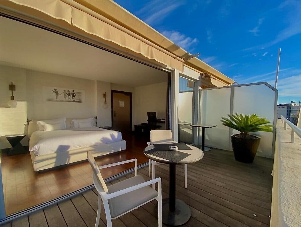 Фотографія Hotel Cannes Centre Univers 4*