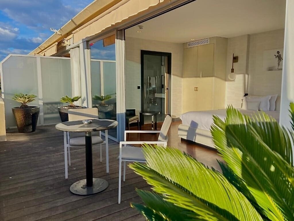 Картинка Hotel Cannes Centre Univers 4*