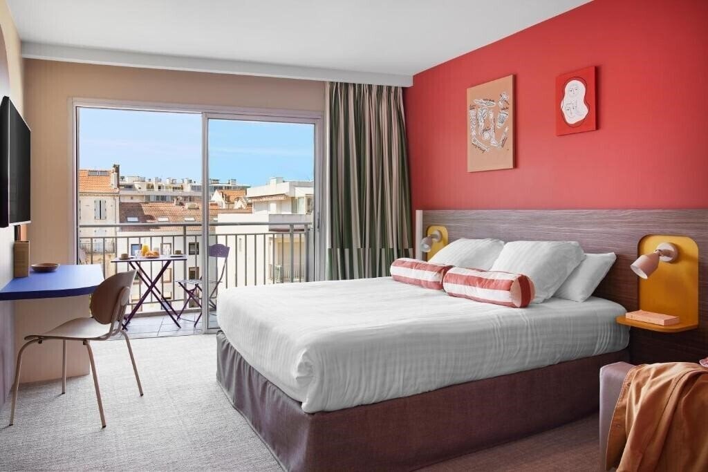Готель Kyriad Cannes Centre 3*
