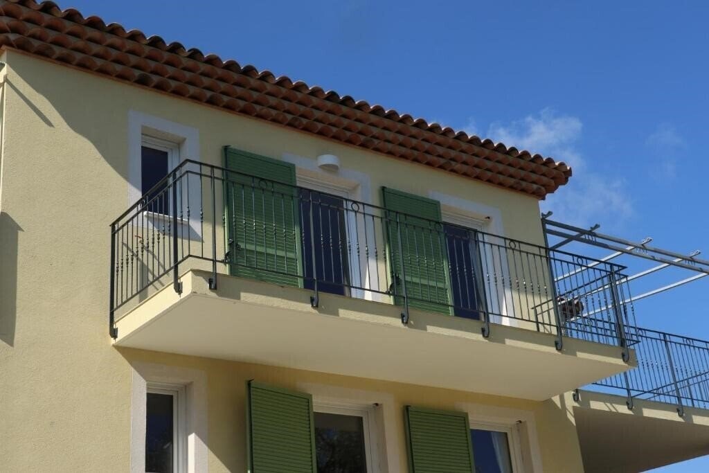 Отель La Bastide De Loliveraie 4*