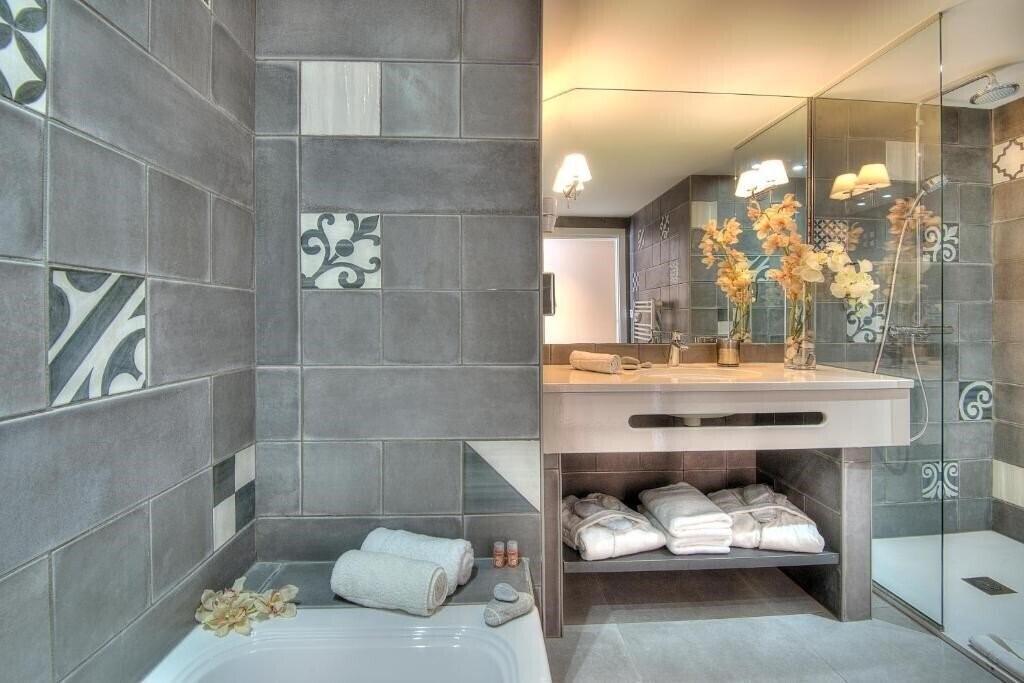 Фото La Bastide De Loliveraie 4*