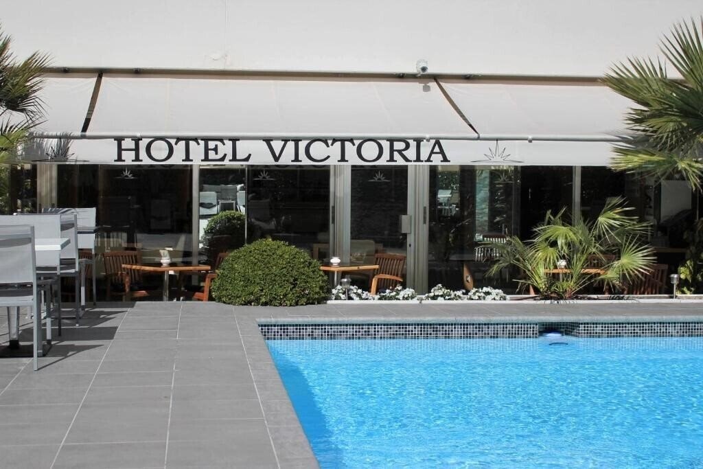 Готель Hotel Victoria 4*