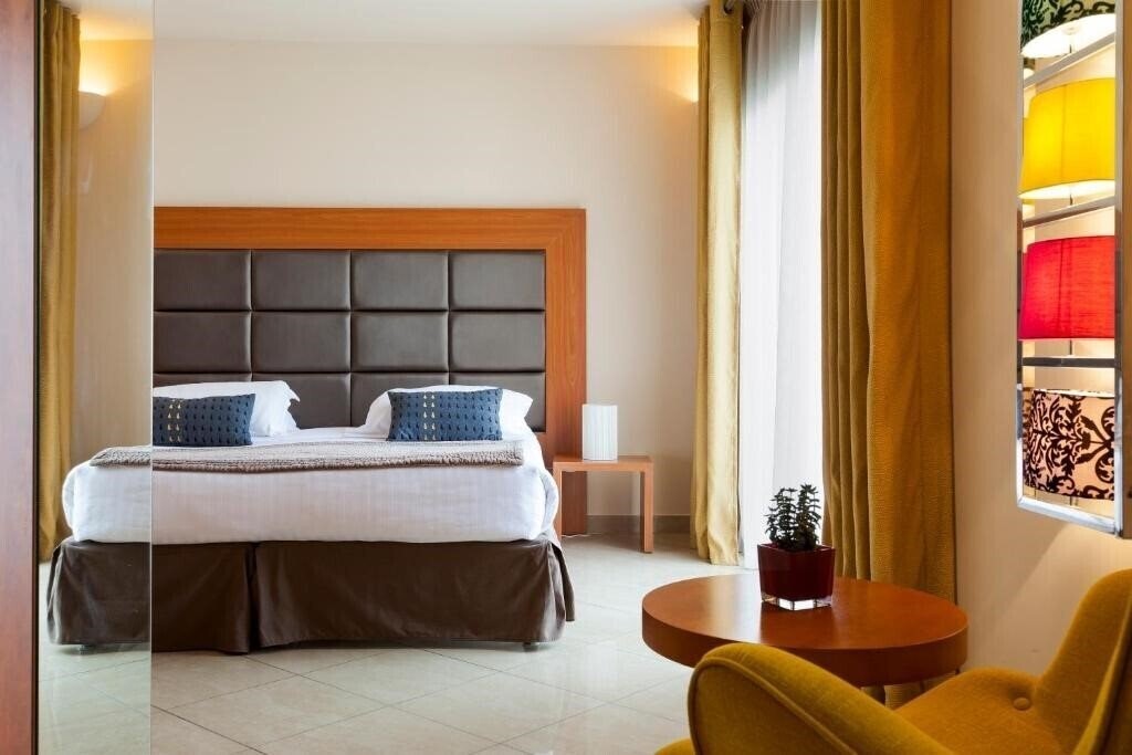 Картинка Neho Suites Cannes Croisette 4*