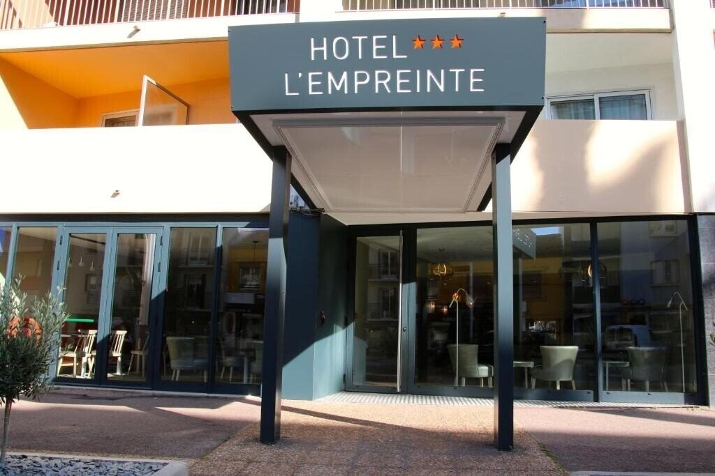 Отель L'Empreinte Hotel 3*