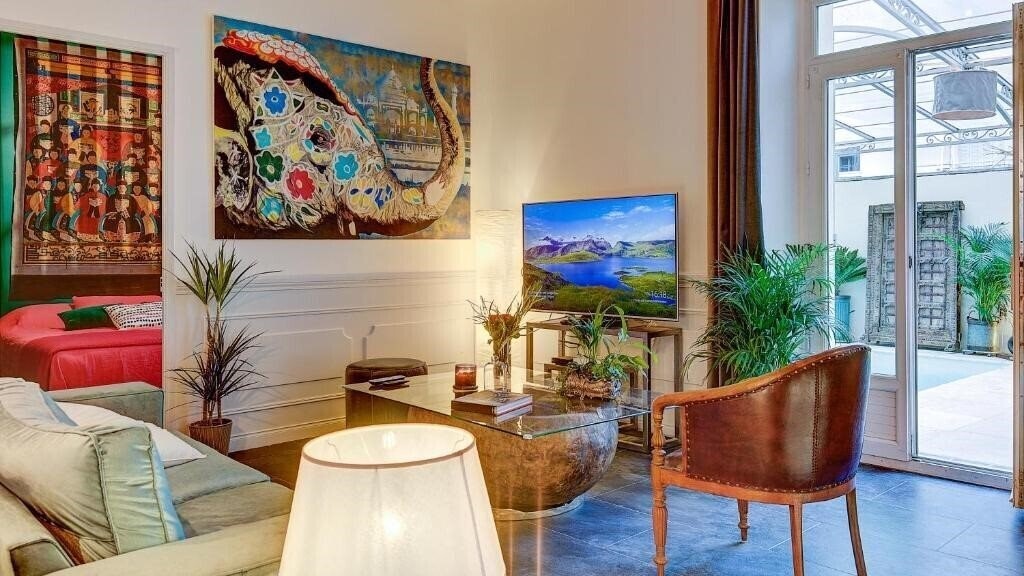 Картинка Cocoon in Cannes 5*