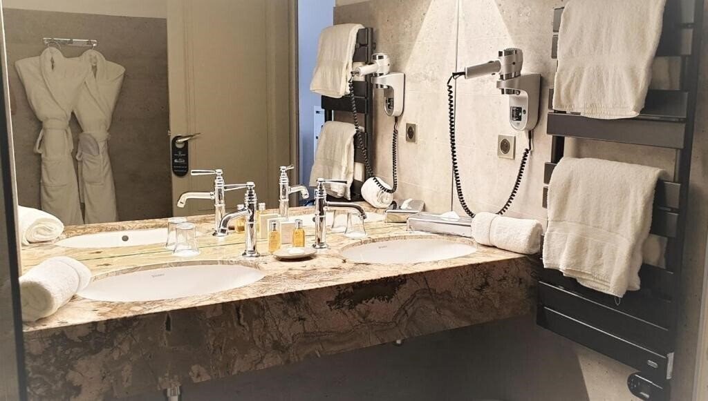 Фото Ermitage De L'oasis & SPA - Cannes Mandelieu 4*
