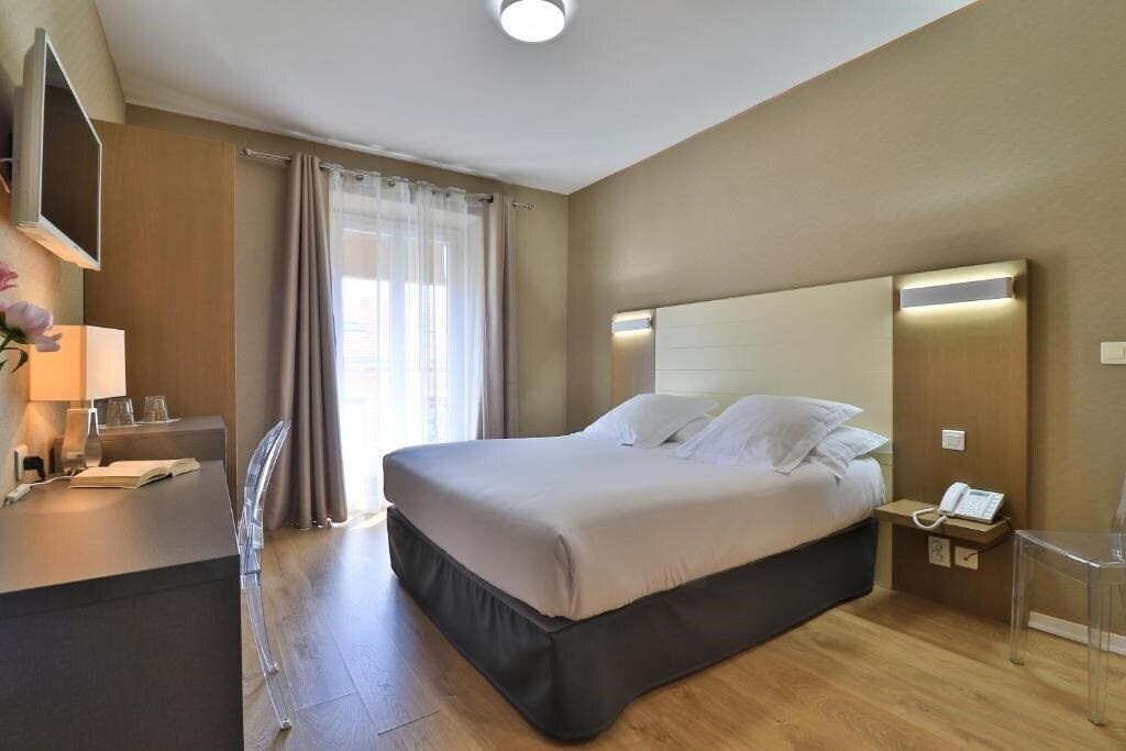 Отель Hotel Amiraute 3*