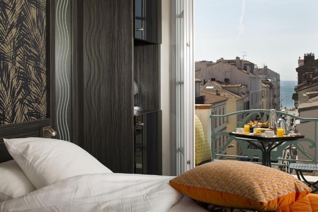 Готель Best Western Mondial 4*