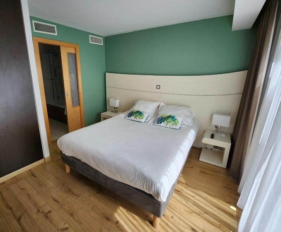 Фотографія Hotel Montaigne & SPA 4*