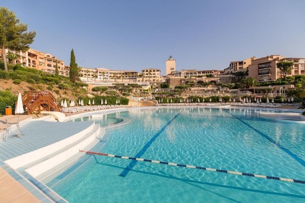 Готель Village Cap Esterel Pierre & Vacances 3*