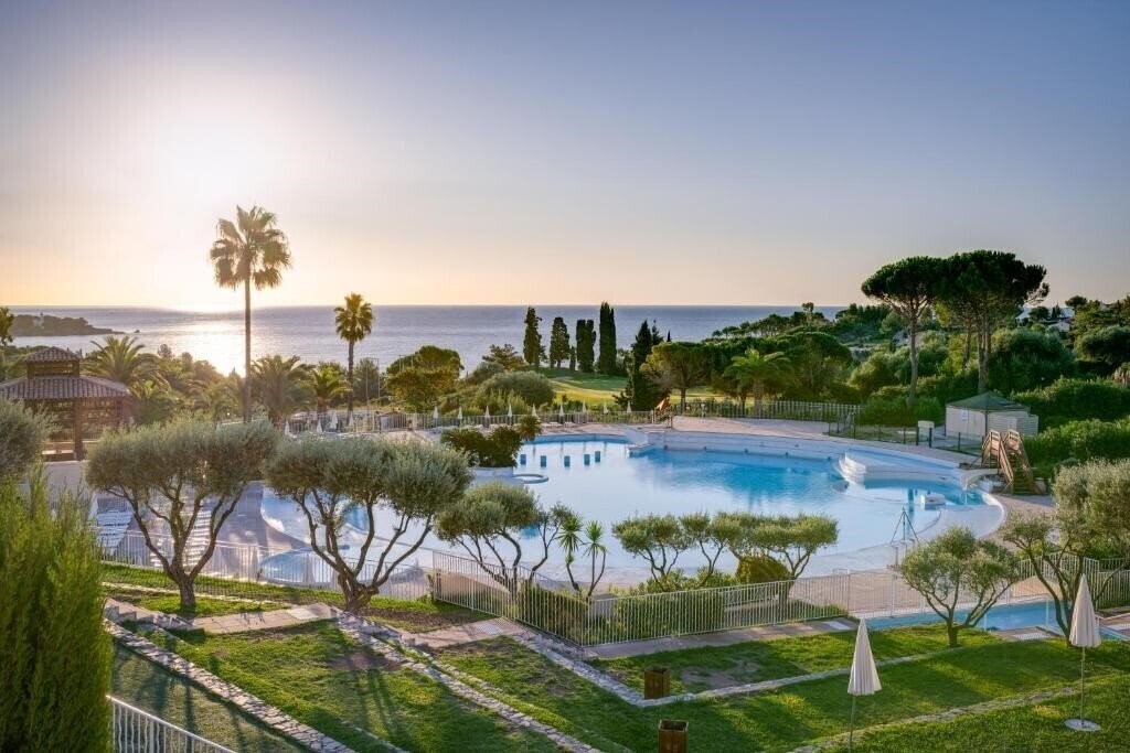 Картинка Village Cap Esterel Pierre & Vacances 3*