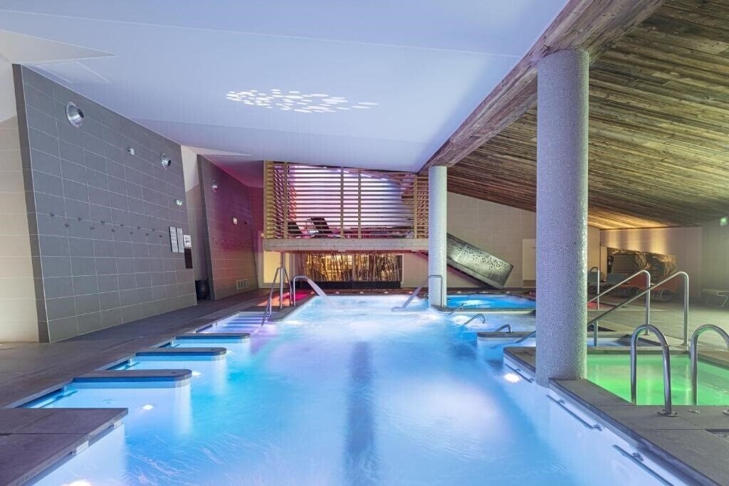 Фото Le Chabichou 4*