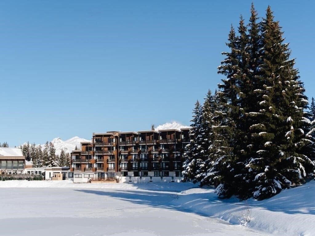 Отель Lake Hotel Courchevel 1850 4*