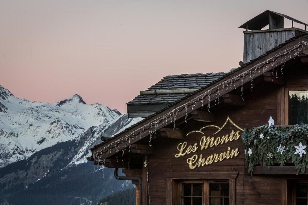 Фото Les Monts Charvin 3*