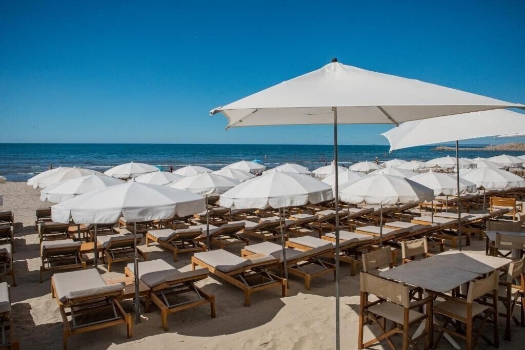 Изображение Hotel De La Plage La Grande-Motte 5*