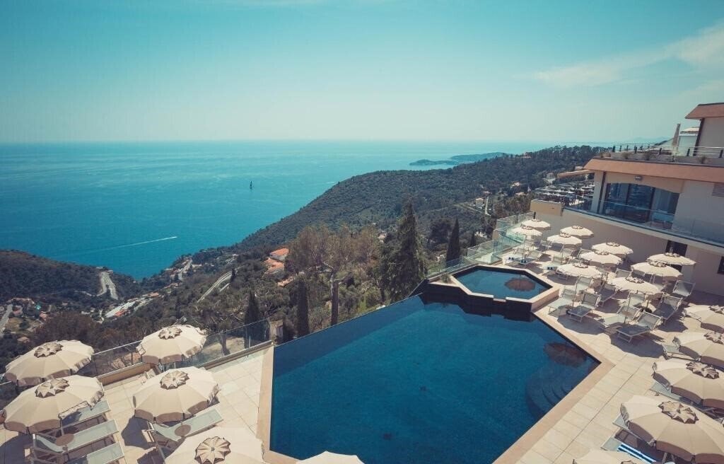 Отель Les Terrasses D'Eze 4*