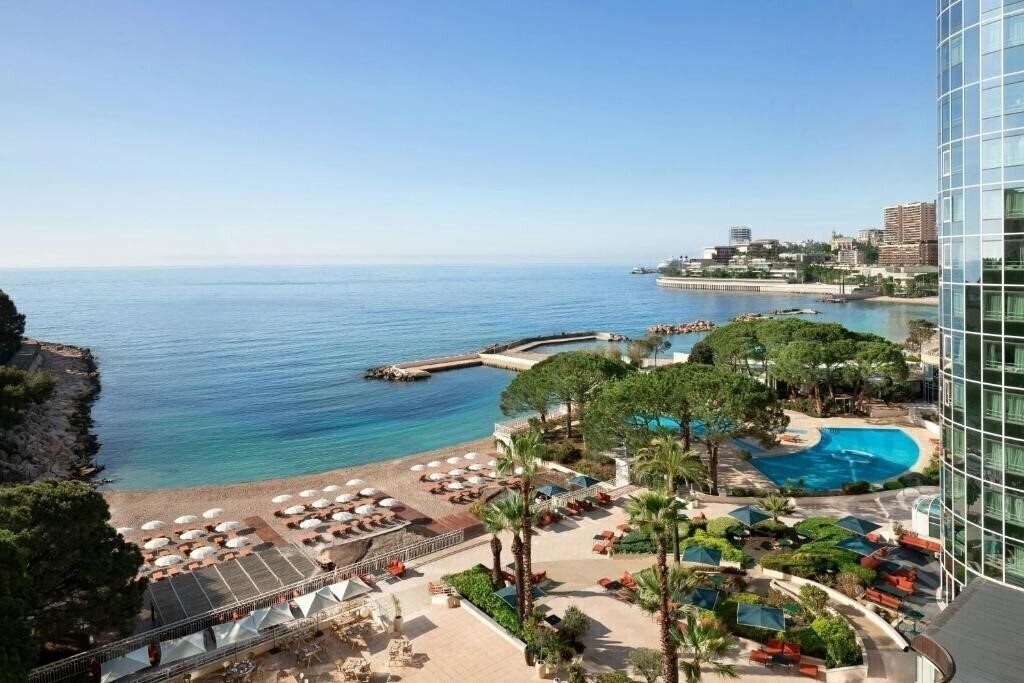 Отель Le Meridien Beach Plaza 4*