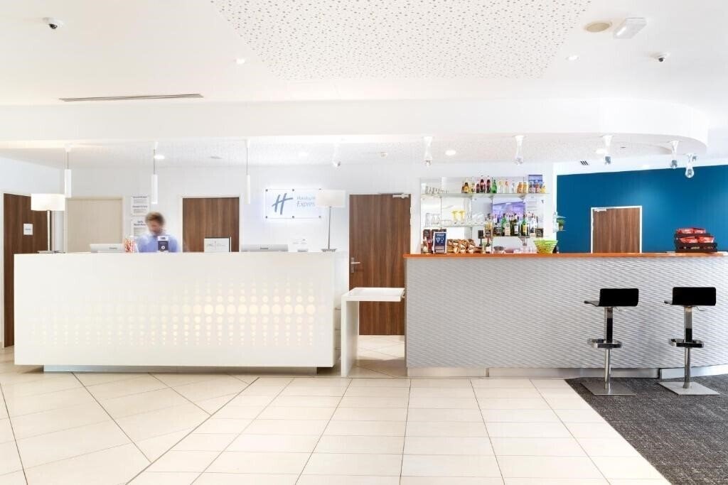 Фотография Holiday Inn Express Toulon Est by IHG 3*