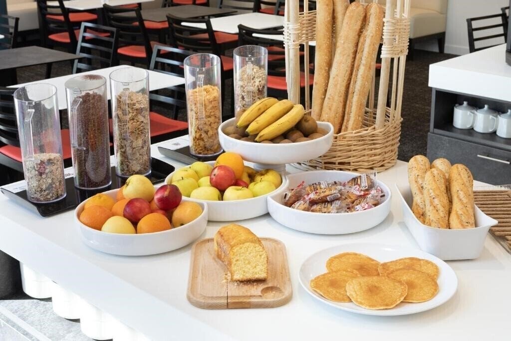Картинка Holiday Inn Express Toulon Est by IHG 3*