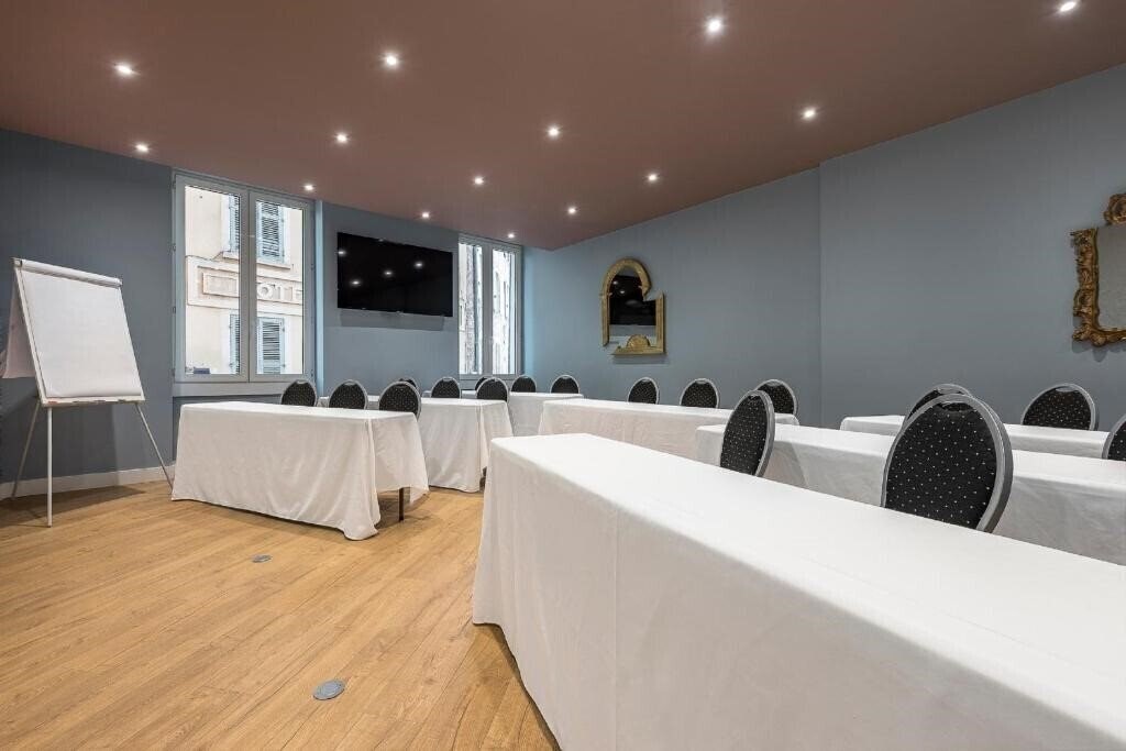 Фотография Grand Hotel Dauphine Toulon, Boutique Hotel & Suites 3*