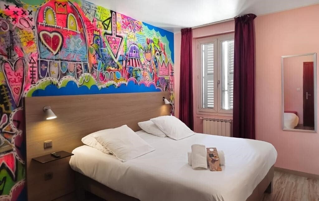 Отель Grand Hotel Dauphine Toulon, Boutique Hotel & Suites 3*