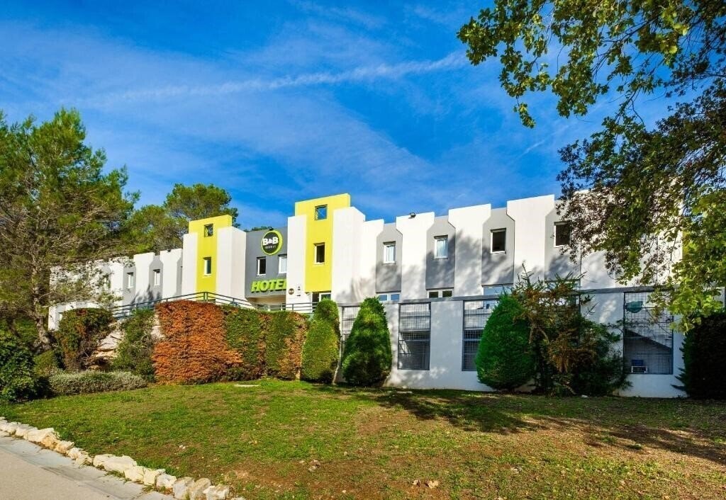 Отель B&B Hotel Antibes Sophia Le Relais 2*