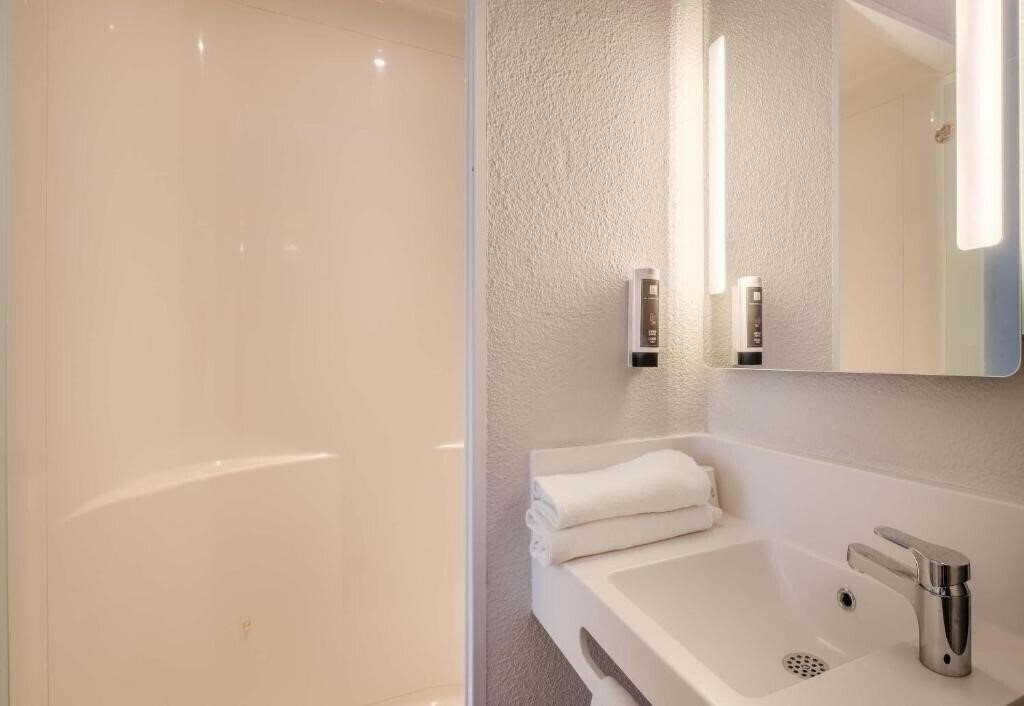 Картинка B&B Hotel Antibes Sophia Antipolis 2*