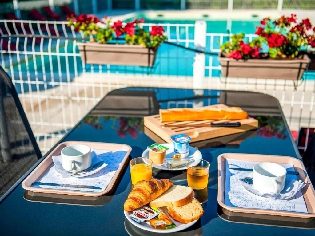 Фотография Ibis Budget Hyeres Centre Ville 2*