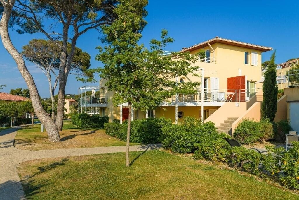Картинка Lagrange Vacances Les Terrasses des Embiez 4*