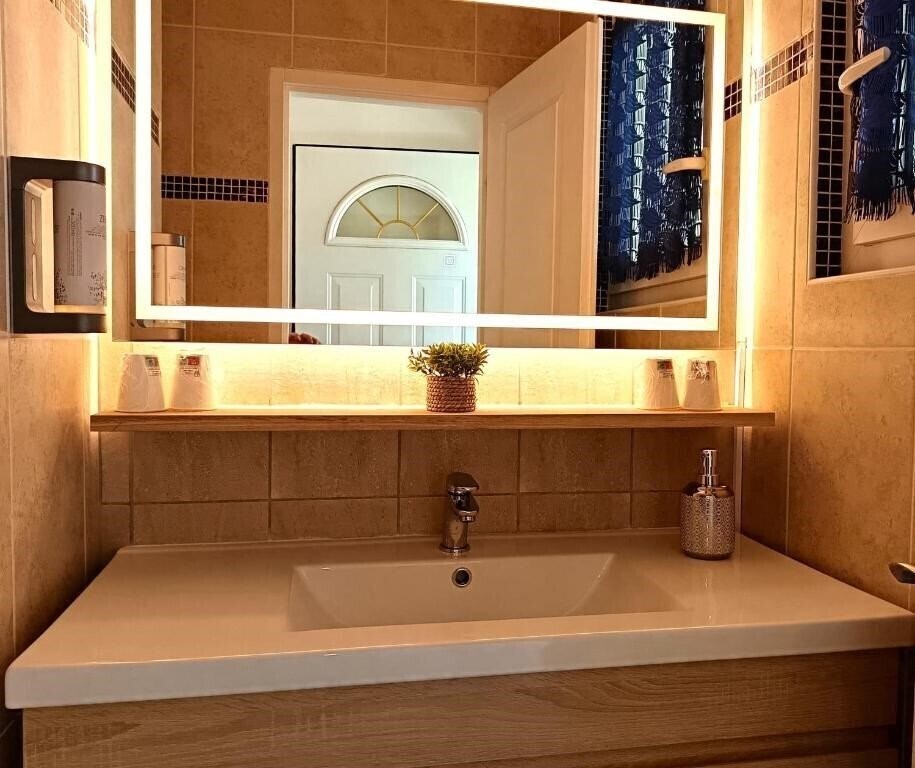 Картинка Hotel Le Mediterranee Hyeres 2*