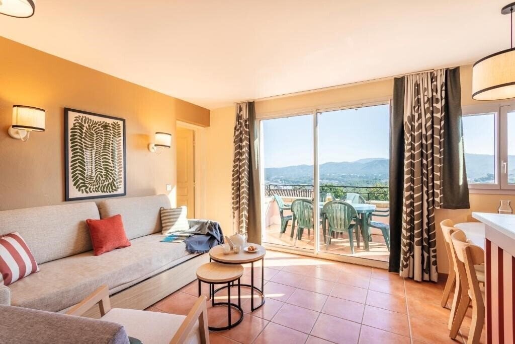 Фото Pierre & Vacances Village Pont Royal en Provence 3*