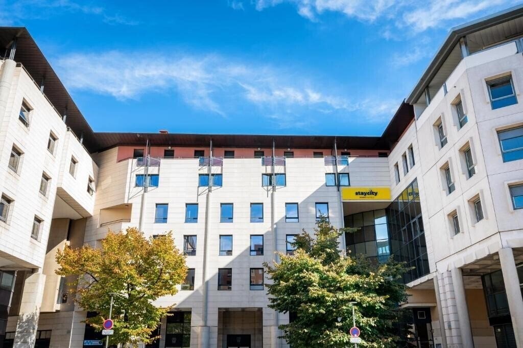 Отель Staycity Aparthotels Marseille Centre Vieux Port 3*