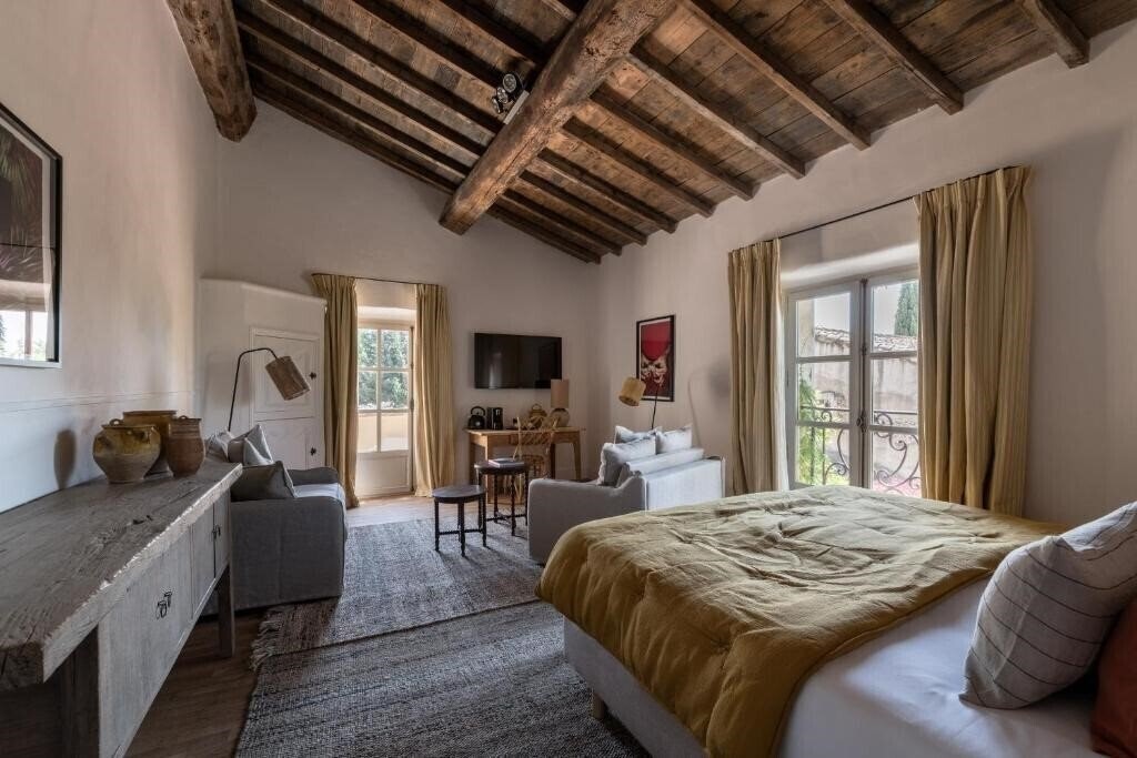 Фото Le Hameau des Baux 4*