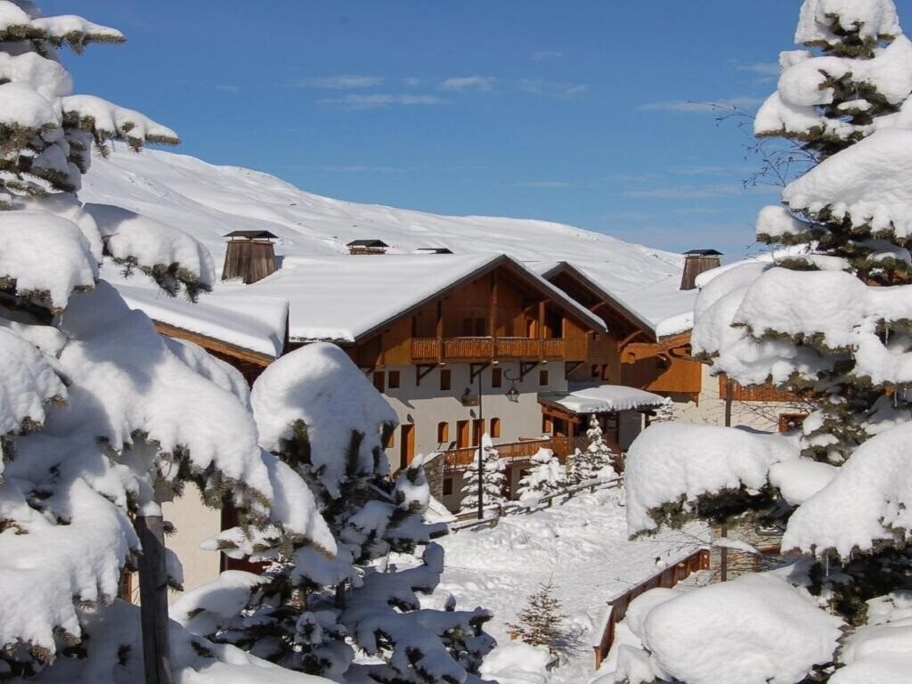 Отель Le Hameau De La Sapiniere, Les Menuires 4*