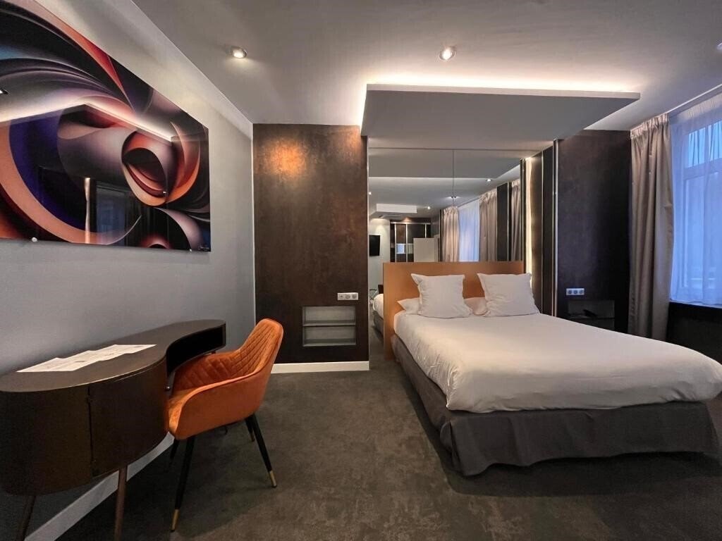 Готель Logis Hotel Borel 4*