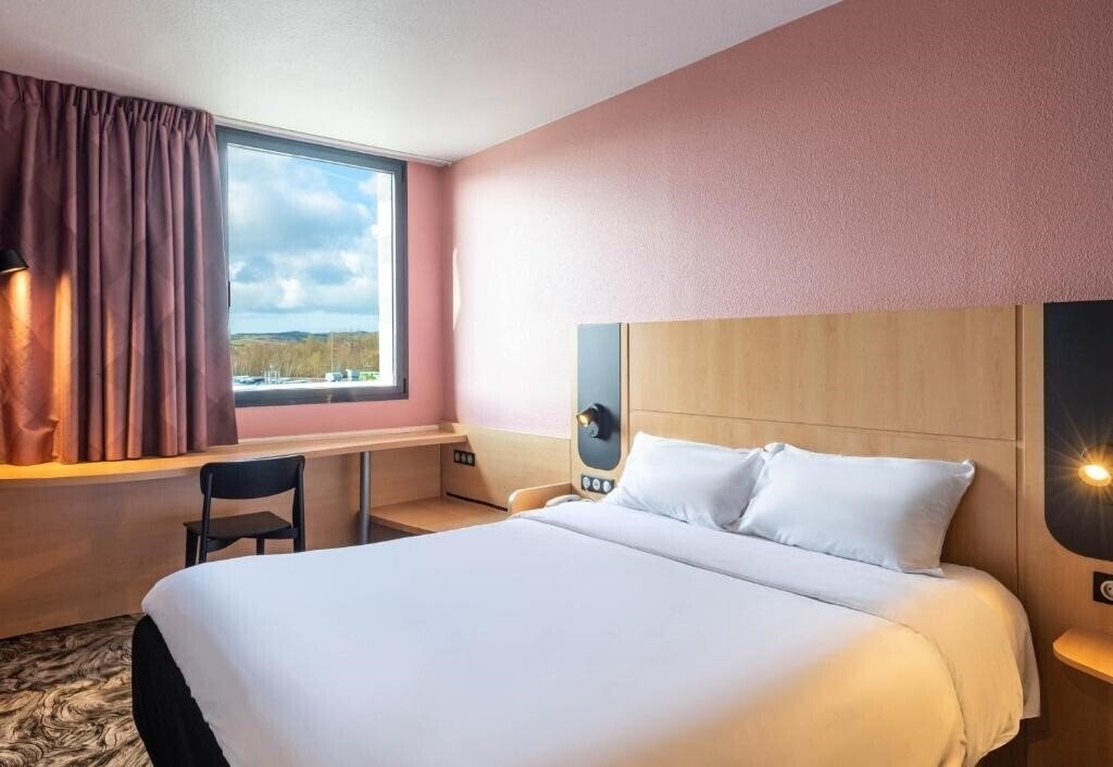 Отель B&B Hotel Calais Terminal Cite de l'Europe 3 Etoiles 3*