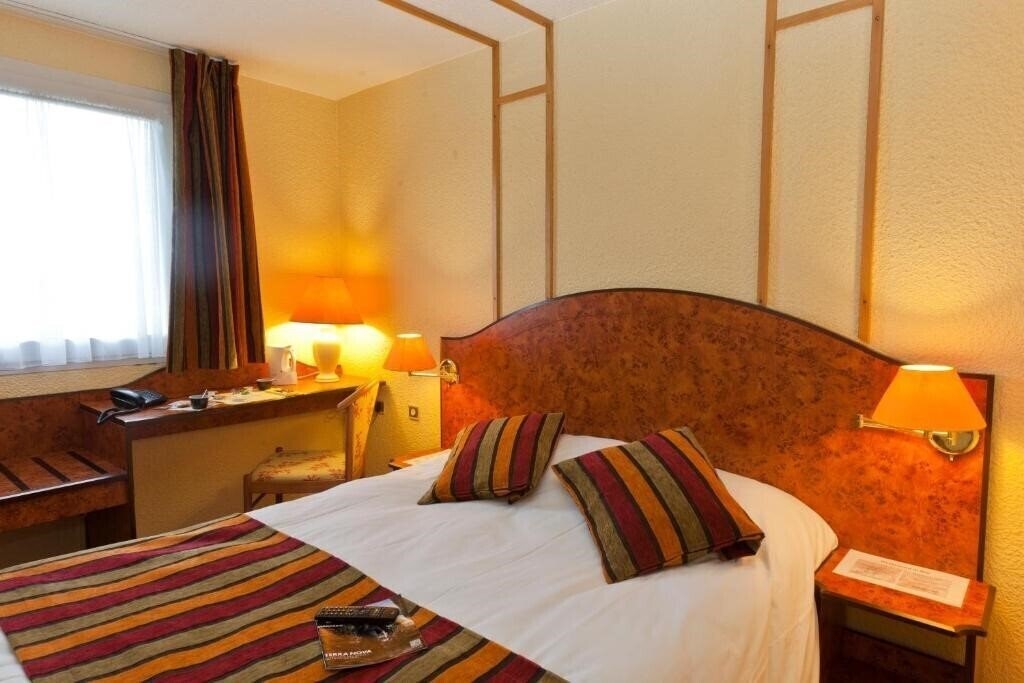 Готель Logis Hotel Cottage 3*