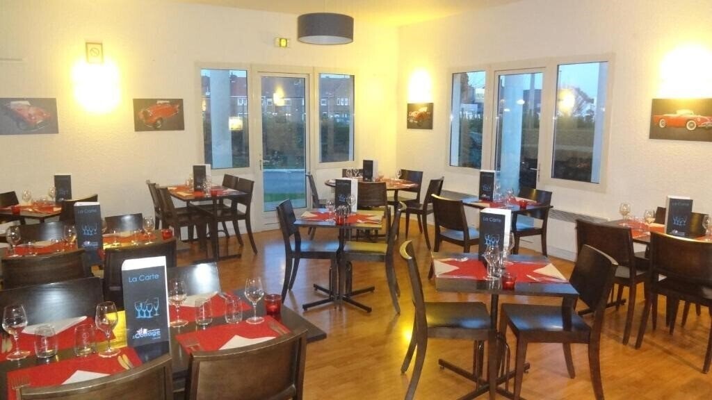 Фотографія Logis Hotel Cottage 3*