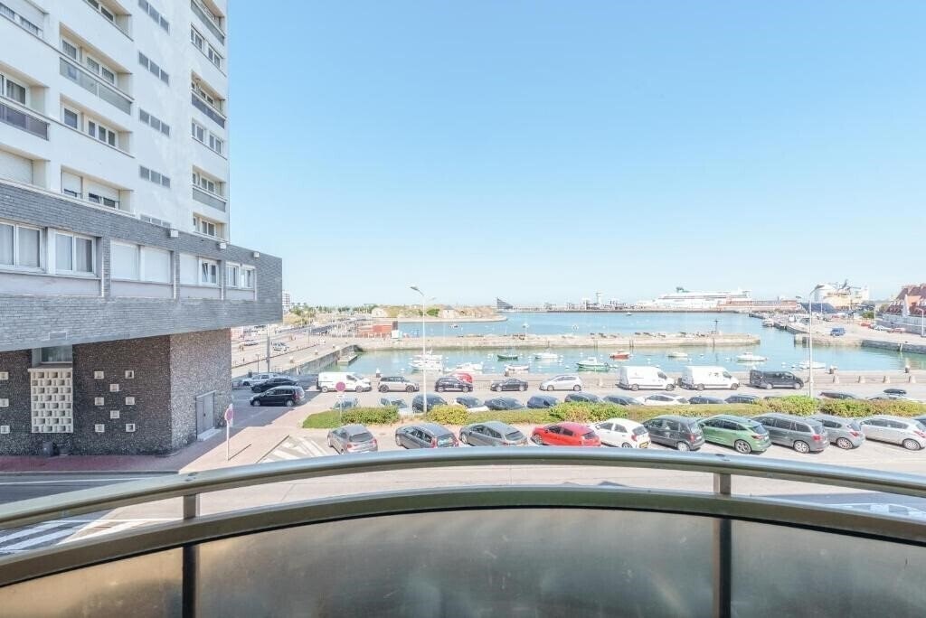 Картинка Holiday Inn Calais by IHG 3*