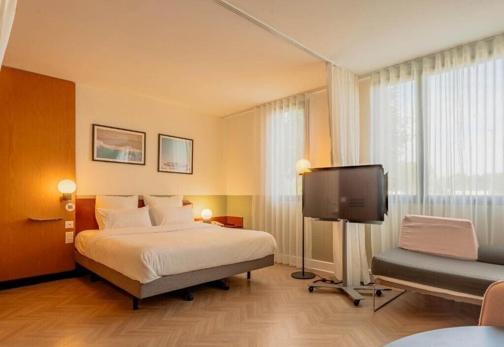 Картинка B&B Hotel Calais Terminal Cite de l'Europe 4 Etoiles 4*