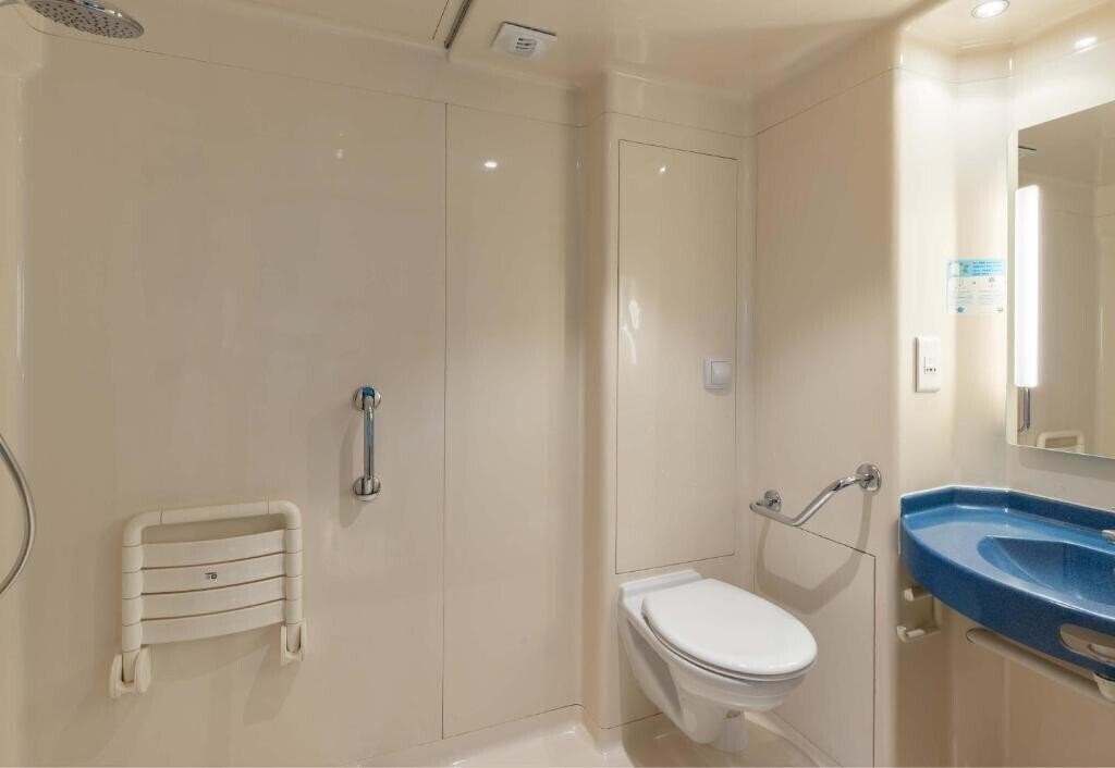 Фотографія B&B Hotel Calais Terminal Cite de l'Europe 2 Etoiles 2*