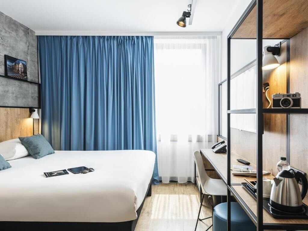 Отель Campanile Lyon Sud Oullins 3*