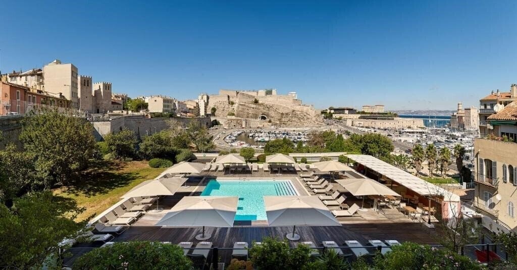 Готель Radisson Blu Marseille Vieux Port 4*